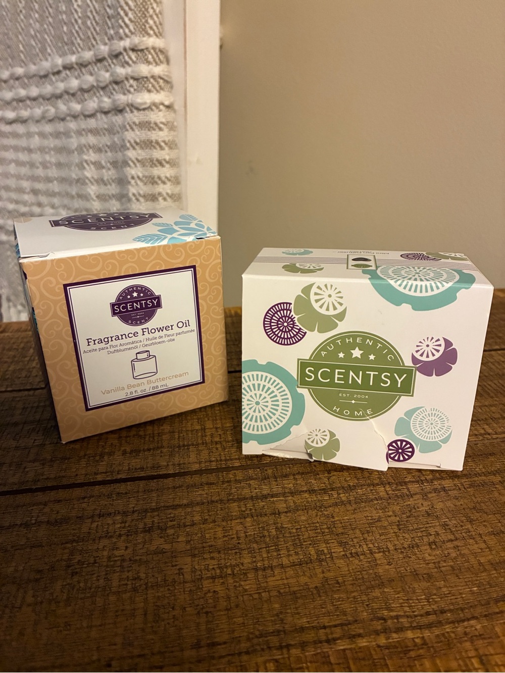Scentsy Bundle: heart mini fan diffuser & flower oil vanilla bean buttercream